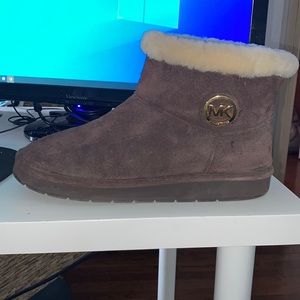 Michael Kors; size 10 in Women’s; Brown suede fabric.